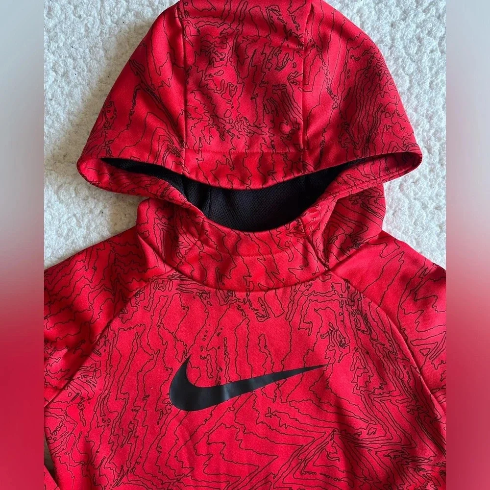 Nike dri fit hooded sweatshirt, black/red. Size 4T